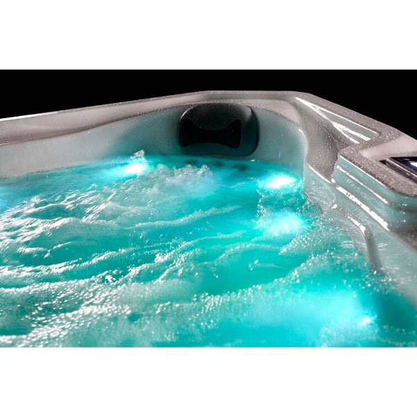 76 – Jet Acrylic Square Hot Tub with Ozonator