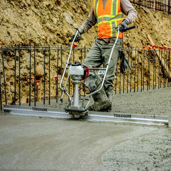 Tomahawk Power TVSA-H+TSB6-P 1.8 HP GX35 Honda Powered 6 Foot Blade Screed Tool